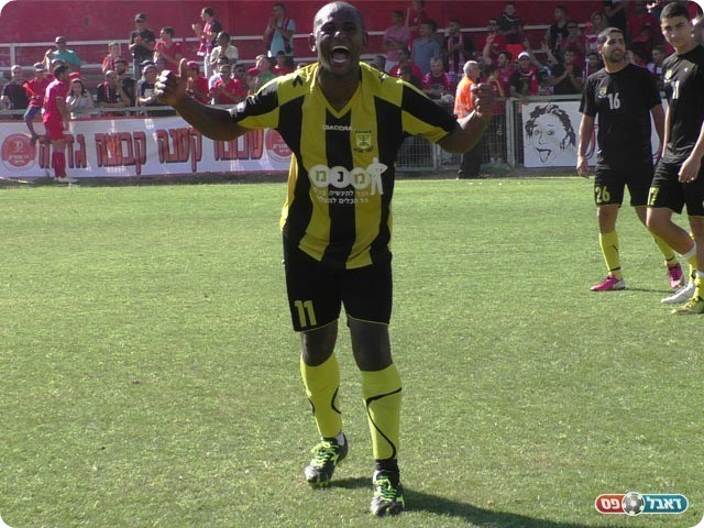 דוס סנטוס (שקד מורג)